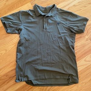 Arc’Teryx men’s polo style shirt size XL
